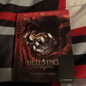Hellsing Ultimate Vol I-IV Blu-ray/DVD Combo Pack
